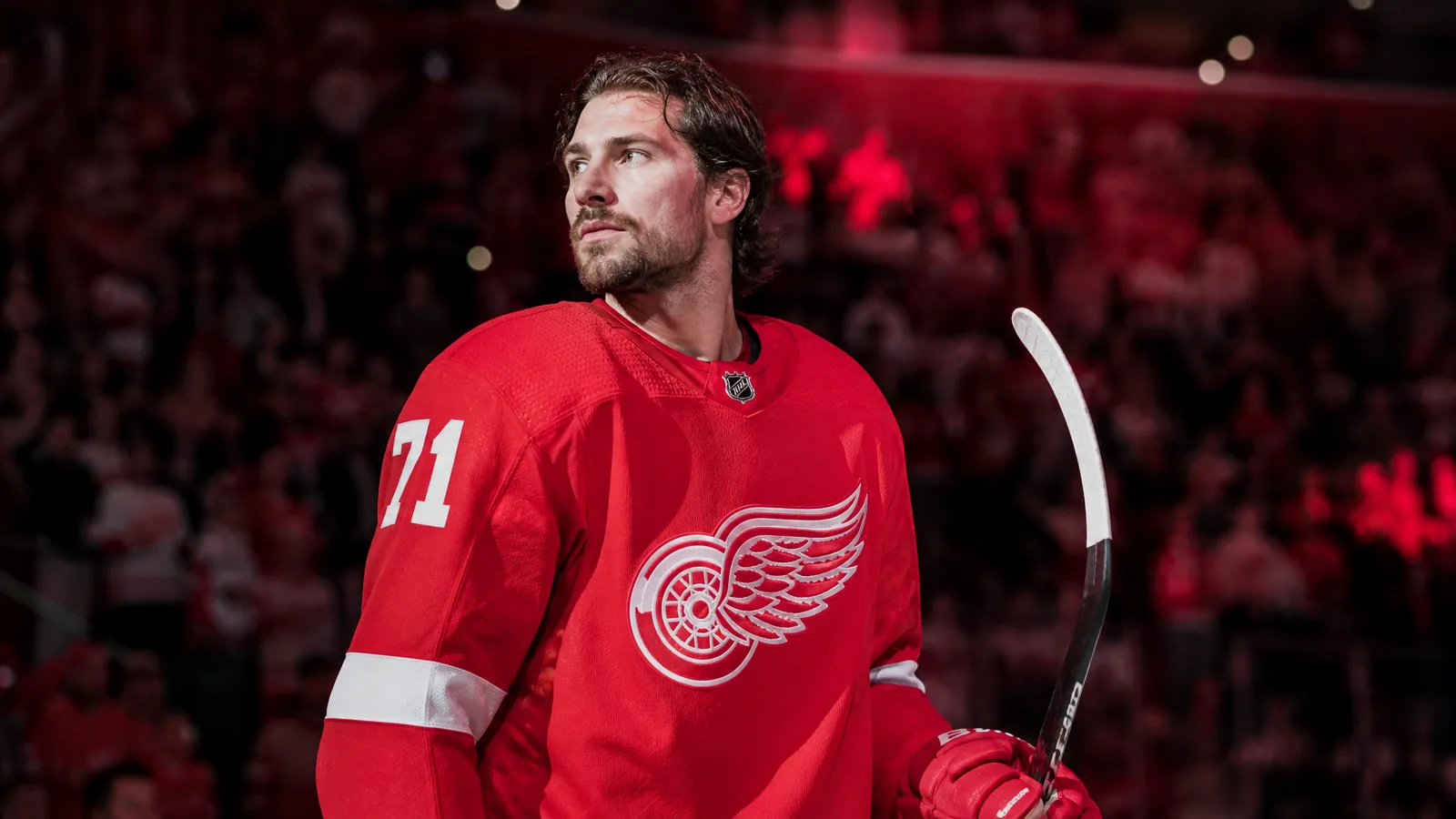 Dylan Larkin in a Detroit Red Wings No. 71 jersey during the 2026 Opening Night controversy
